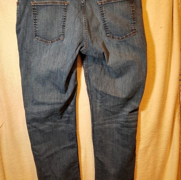 LL Bean Men's BeanFlex® Jeans, Standard  Athletic Fit, Straight Leg Size 42 - Picture 9 of 13